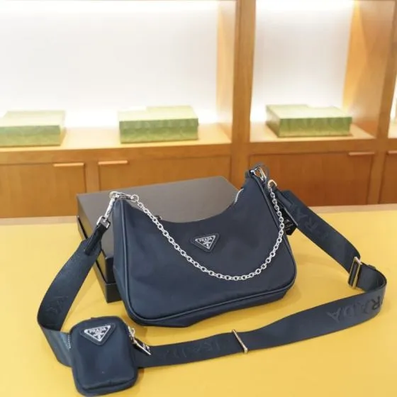 Prada Re-Edition Black 22x17cm shoulder bag Top Quality Replica