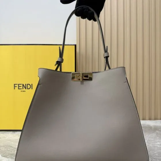 Fendi shoulder bag 1 1 Replica