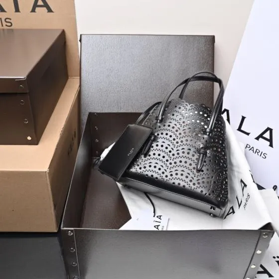Burberry Black 25x18x10cm shoulder bag Top Quality Replica