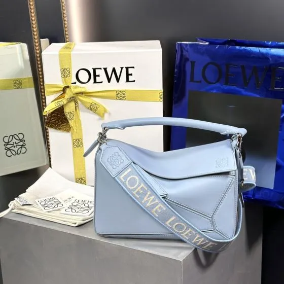 Loewe Calfskin 25x18x10cm shoulder bag Top Quality Replica