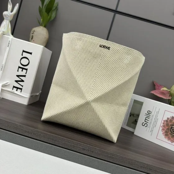 Loewe Black shoulder bag Top Quality Replica