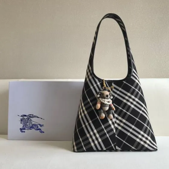 Burberry Black shoulder bag AAA Quality Replica