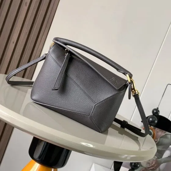 Loewe Gray 18x12cm shoulder bag Premium Replica