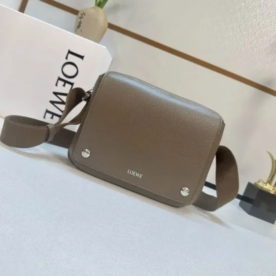 Loewe shoulder bag 1 1 Replica
