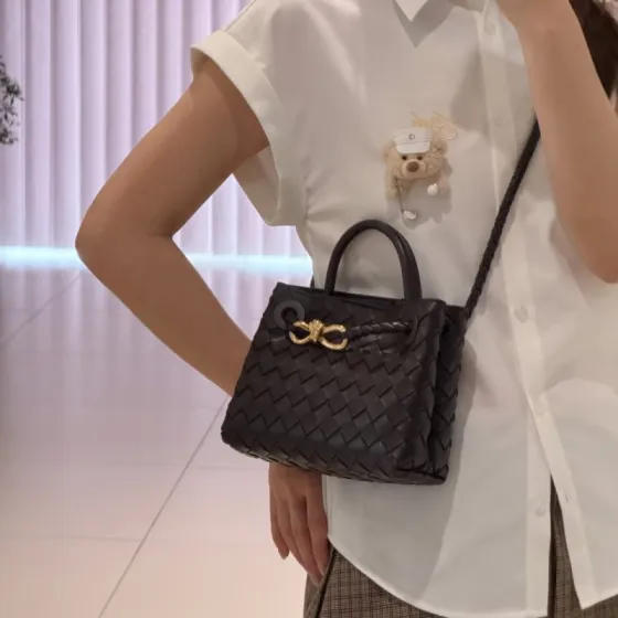 Bottega Veneta Black 25x18x10cm shoulder bag AAA Quality Replica