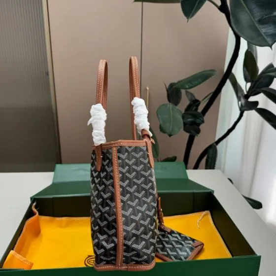 Goyard Brown 18x12cm shoulder bag 1 1 Replica