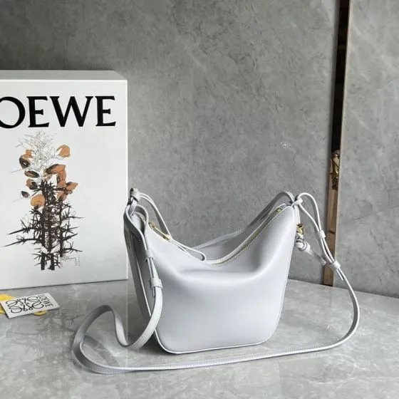 Loewe Calfskin 25x18x10cm shoulder bag Top Quality Replica