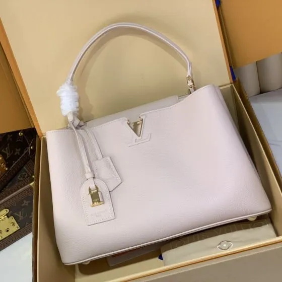 Louis Vuitton Capucines Light Pink everyday 1 1 Replica