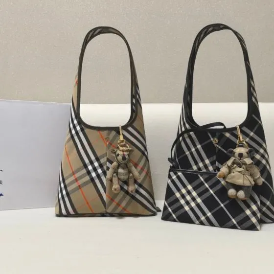 Burberry Black shoulder bag Premium Replica