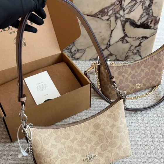 Coach Monogram 25x12cm shoulder bag 1 1 Replica