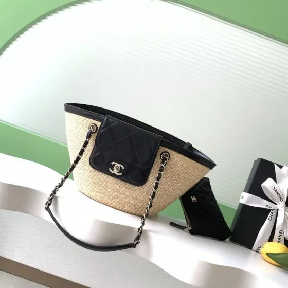 Chanel Beige raffia and black shoulder 1 1 Replica