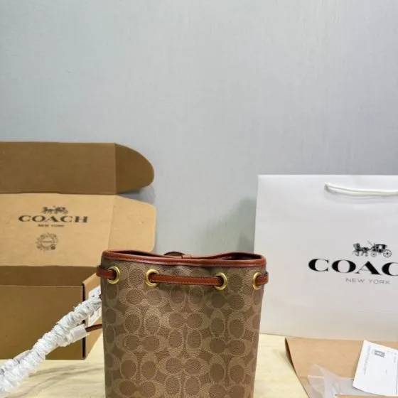 Coach Monogram 18x12cm shoulder bag 1 1 Replica