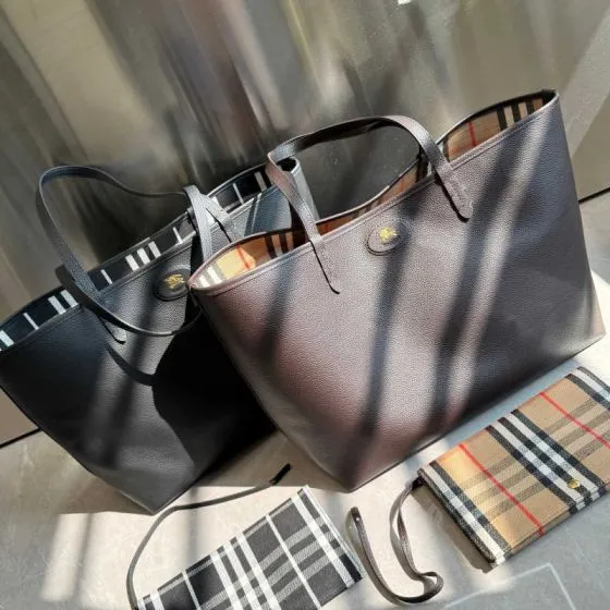 Burberry Black 40x30x16cm shoulder bag 1 1 Replica