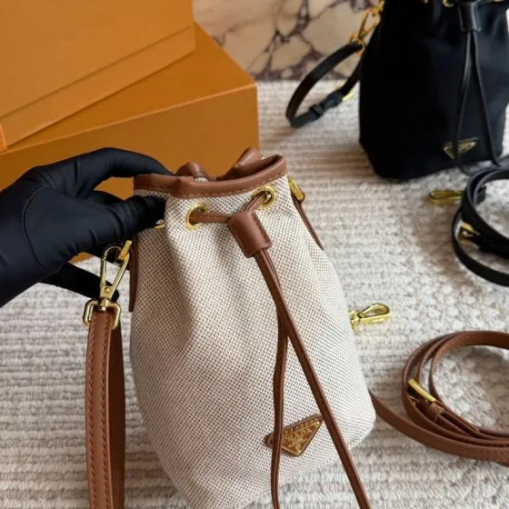 Prada Brown 18x12cm shoulder bag Top Quality Replica
