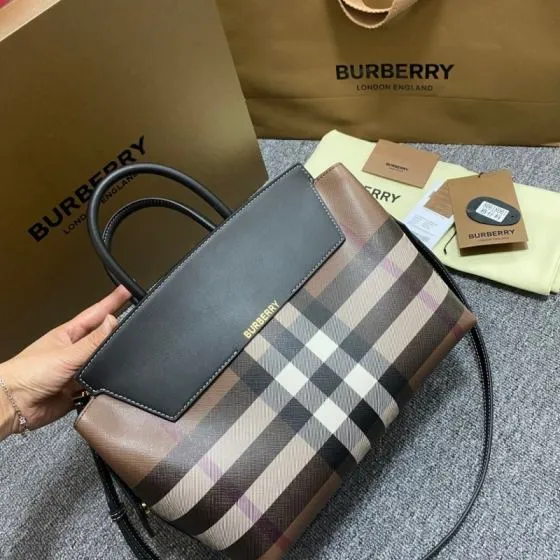 Burberry Black leather with House Check 28x13x23cm tote 1 1 Replica