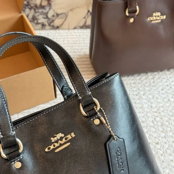 Coach Black shoulder bag 1 1 Replica