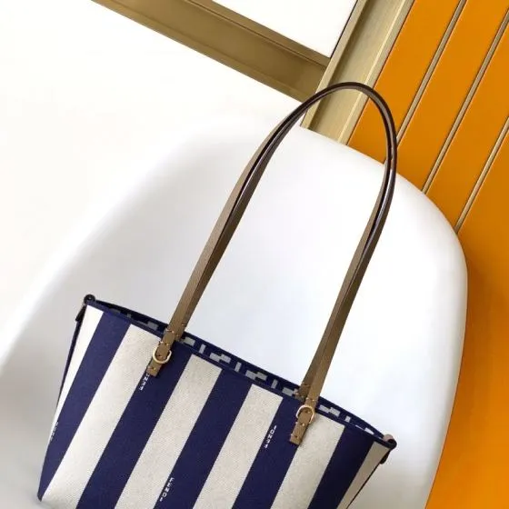 Fendi Monogram 25x18x10cm shoulder bag Premium Replica