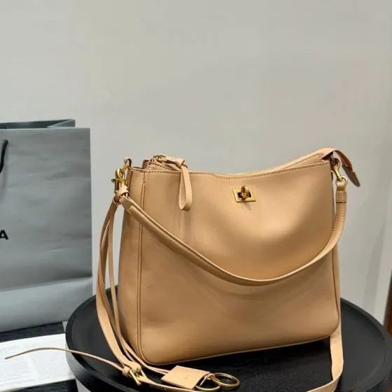 Balenciaga Black shoulder bag 1 1 Replica
