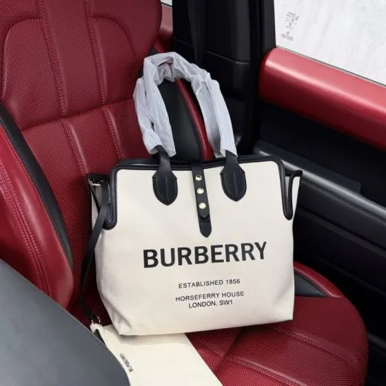 Burberry Horseferry Beige canvas with black leather trim 32x27x15cm tote Top Quality Replica