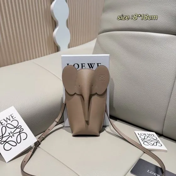 Loewe Elephant Pocket Beige leather 8 18cm crossbody 1 1 Replica