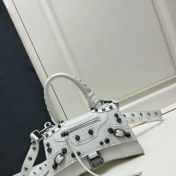 Balenciaga Hourglass White cracked leather with gunmetal studs 23x14x10cm crossbody 1 1 Replica