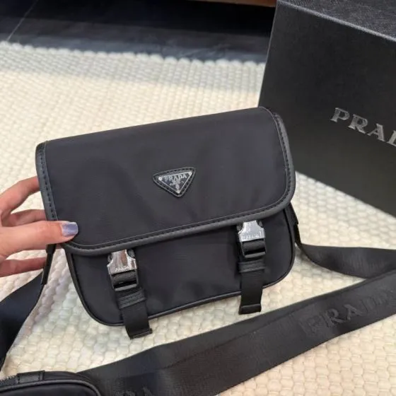 Prada Black 25x18x10cm shoulder bag Premium Replica