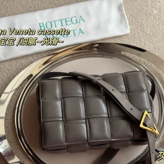 Bottega Veneta Grey shoulder bag 1 1 Replica