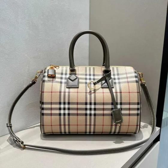 Burberry shoulder bag Premium Replica