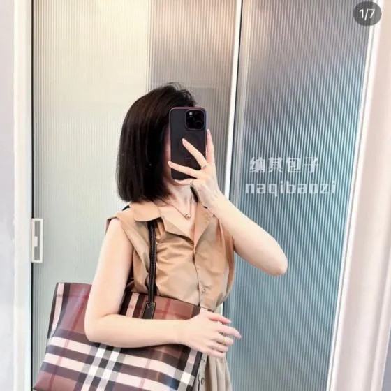 Burberry Brown shoulder bag Top Quality Replica