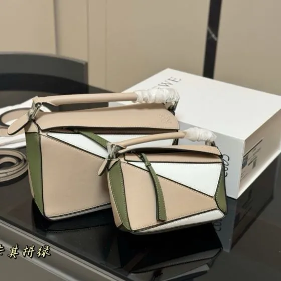 Loewe White 18x12cm shoulder bag Top Quality Replica