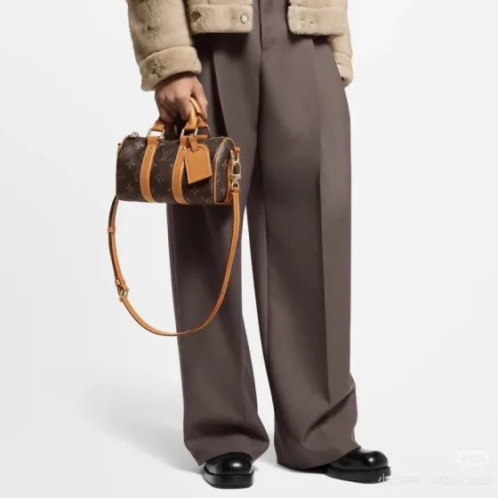 Louis Vuitton Papillon Monogram shoulder 1 1 Replica