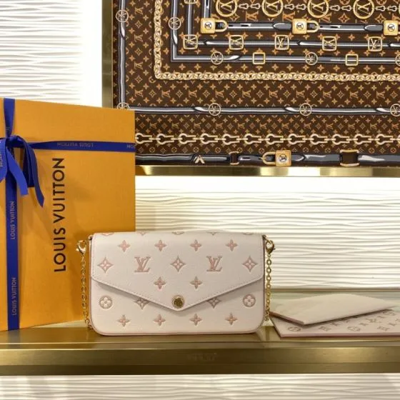 Louis Vuitton Pochette F licie Monogram Empreinte Rose Poudre crossbody 1 1 Replica