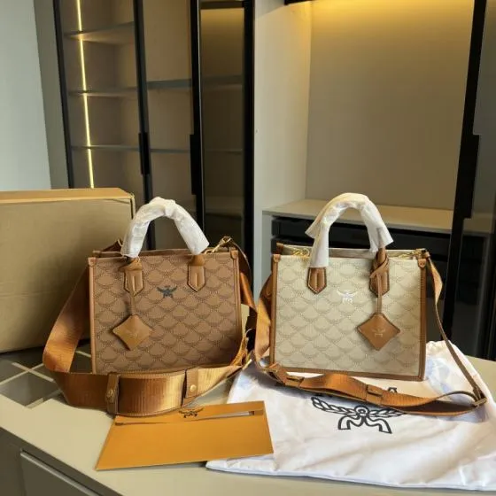 MCM Monogram 25x18x10cm shoulder bag AAA Quality Replica