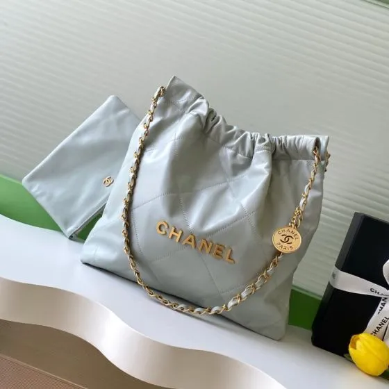 Chanel 22 Light gray shoulder 1 1 Replica
