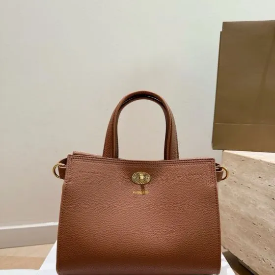 Burberry Brown 25x18x10cm shoulder bag 1 1 Replica