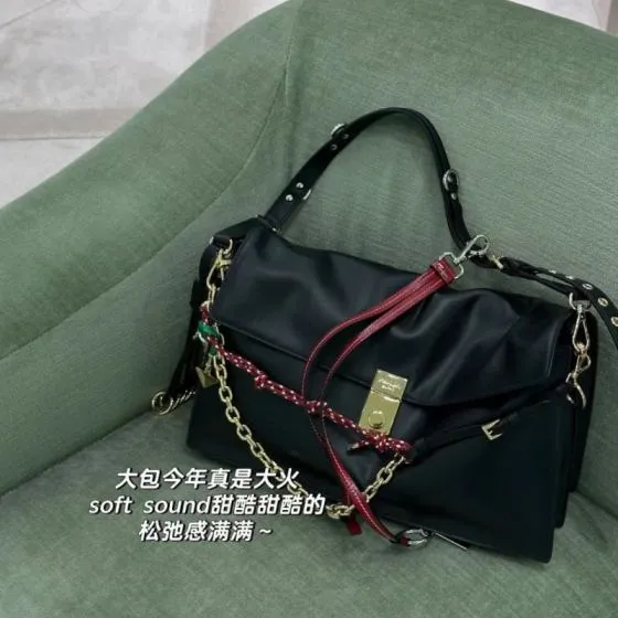 Prada Black 40x30x16cm shoulder bag 1 1 Replica