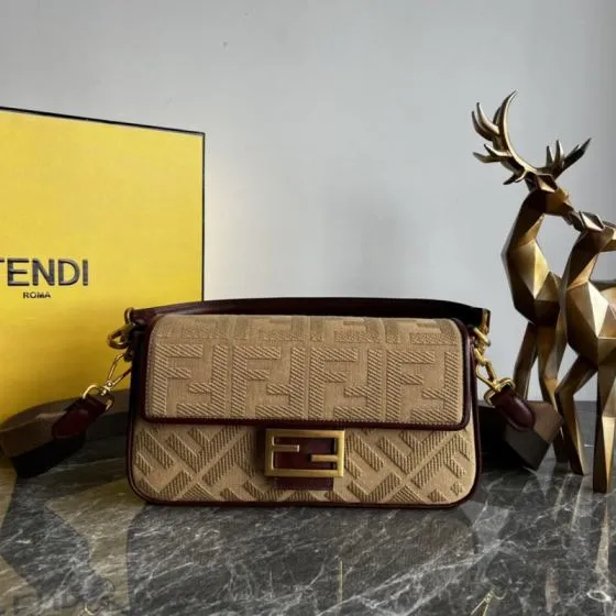 Fendi shoulder bag 1 1 Replica