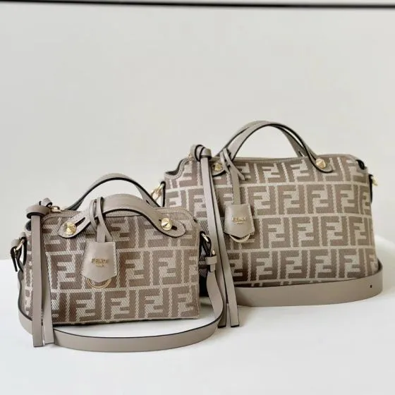 Fendi shoulder bag 1 1 Replica