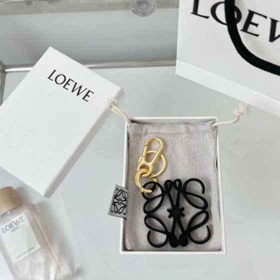 Loewe Black shoulder bag 1 1 Replica