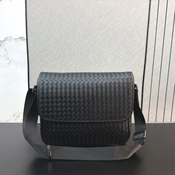 Bottega Veneta Black shoulder bag 1 1 Replica
