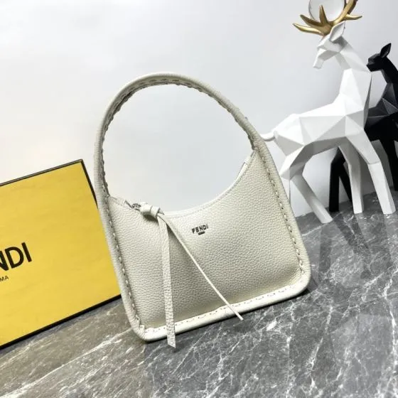 Fendi shoulder bag Top Quality Replica