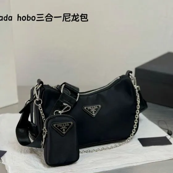 Prada Re-Edition Black 22x17cm shoulder bag AAA Quality Replica