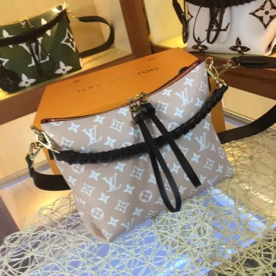 Louis Vuitton M55090 Monogram Red 25-21-15 shoulder — AAA Quality Replica