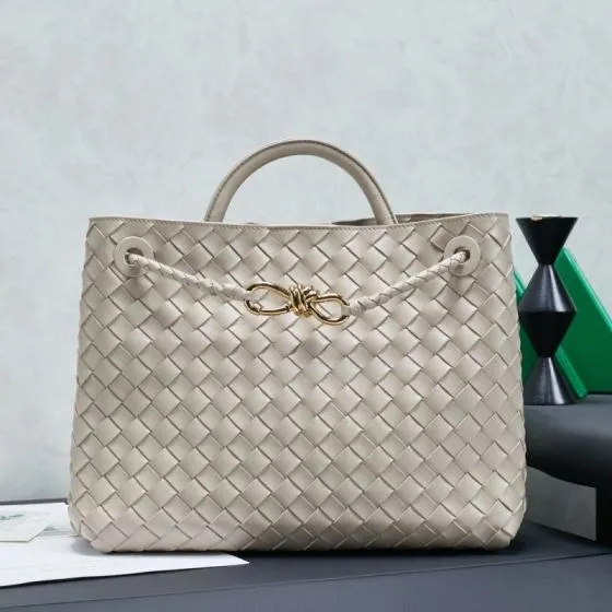Bottega Veneta White shoulder bag Top Quality Replica