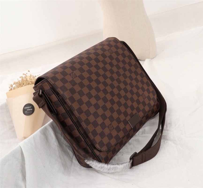 Louis Vuitton District MM N41212 Damier Ebene 33x27x9cm messenger bag photo 1