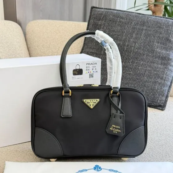 Prada Re-Edition Black 22x17cm shoulder bag Premium Replica