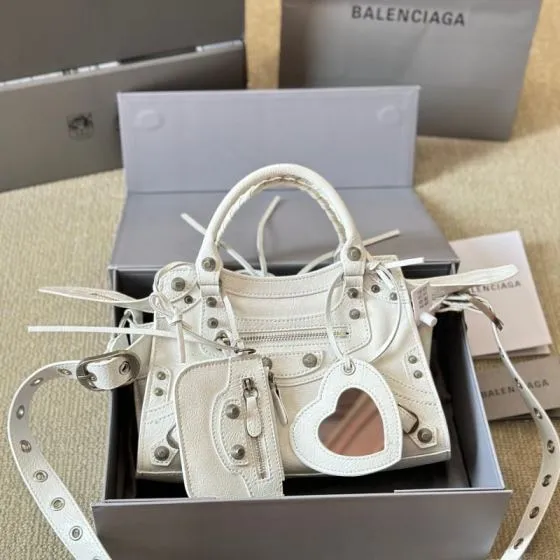 Balenciaga White 18x12cm shoulder bag 1 1 Replica