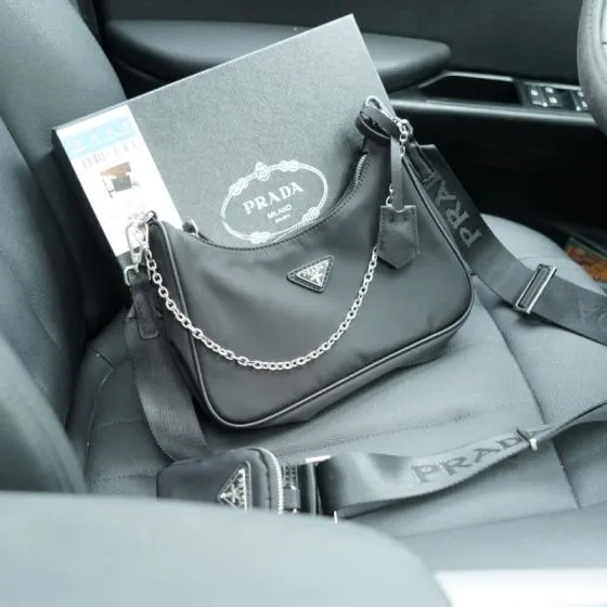 Prada Re-Edition Black 22x17cm shoulder bag 1 1 Replica