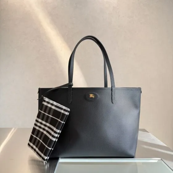Burberry Black shoulder bag Top Quality Replica