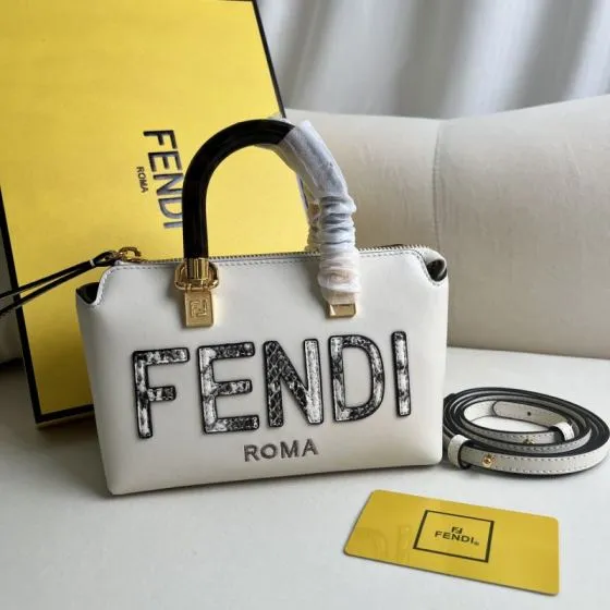 Fendi shoulder bag Top Quality Replica